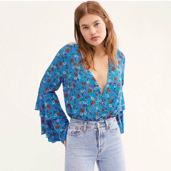 Free People She’s Dainty Blue Floral Bodysuit size Small - Picture 1 of 16